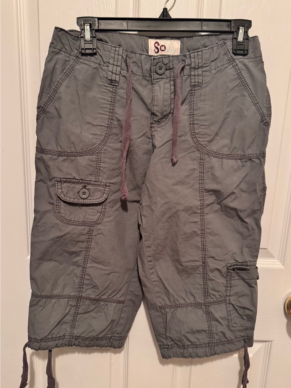 SO Women's Gray Cropped Cargo Pants - Drawstring Waist